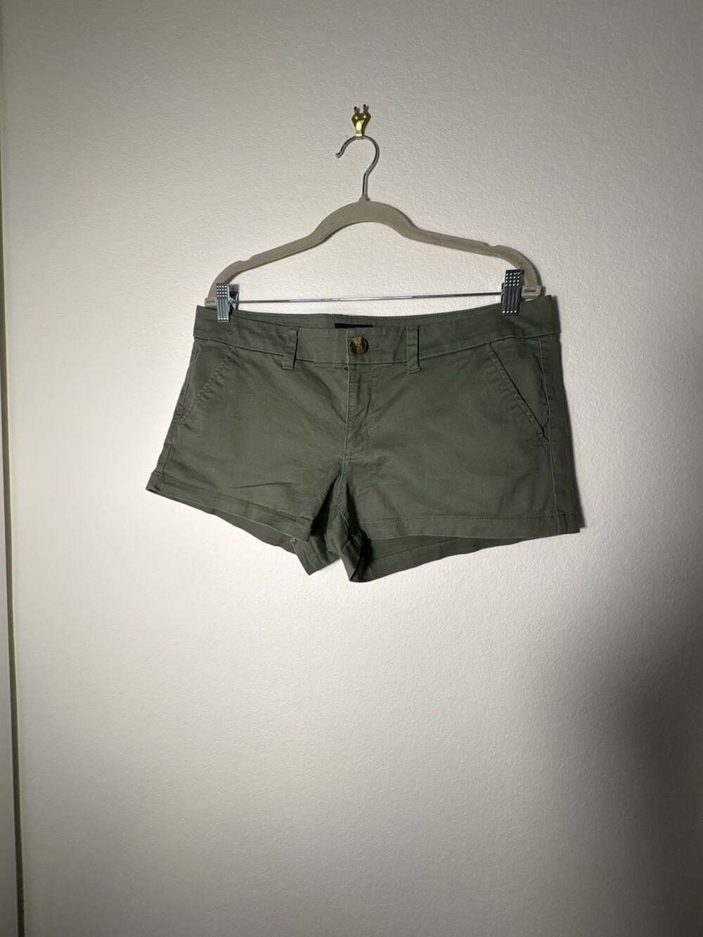 American Eagle Stretch Khaki Shortie Low Rise Chino Shorts size 12
